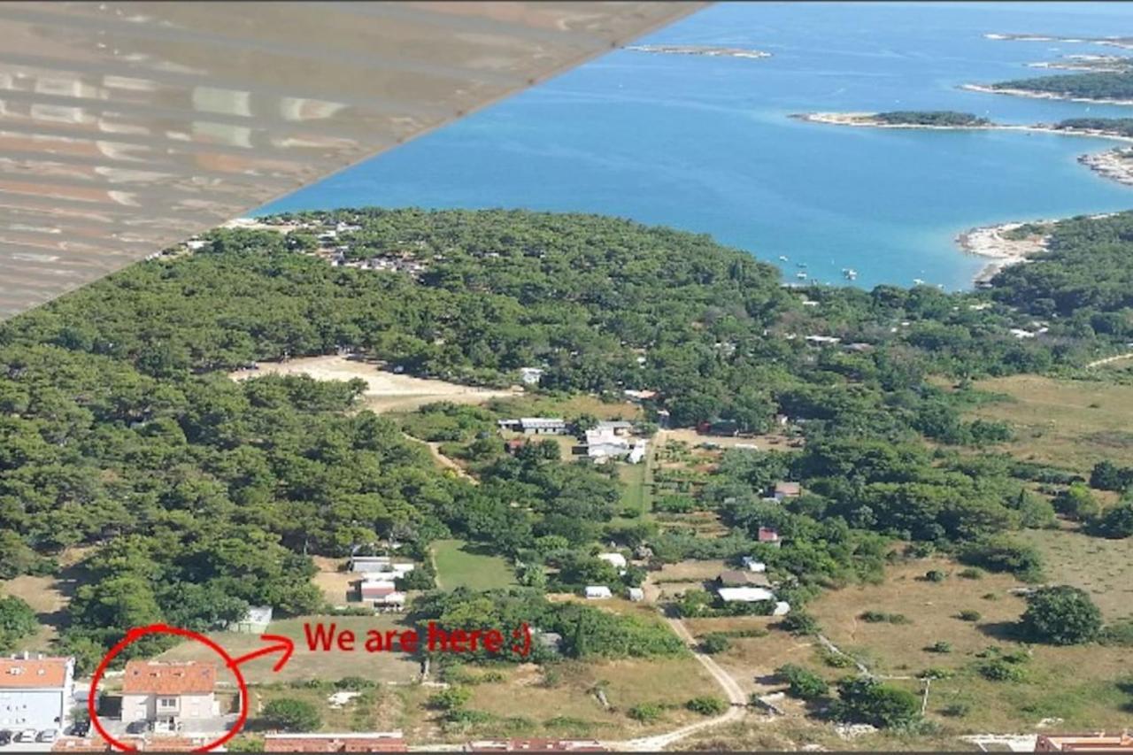 Apartment Punta Premantura E With Garden Zewnętrze zdjęcie