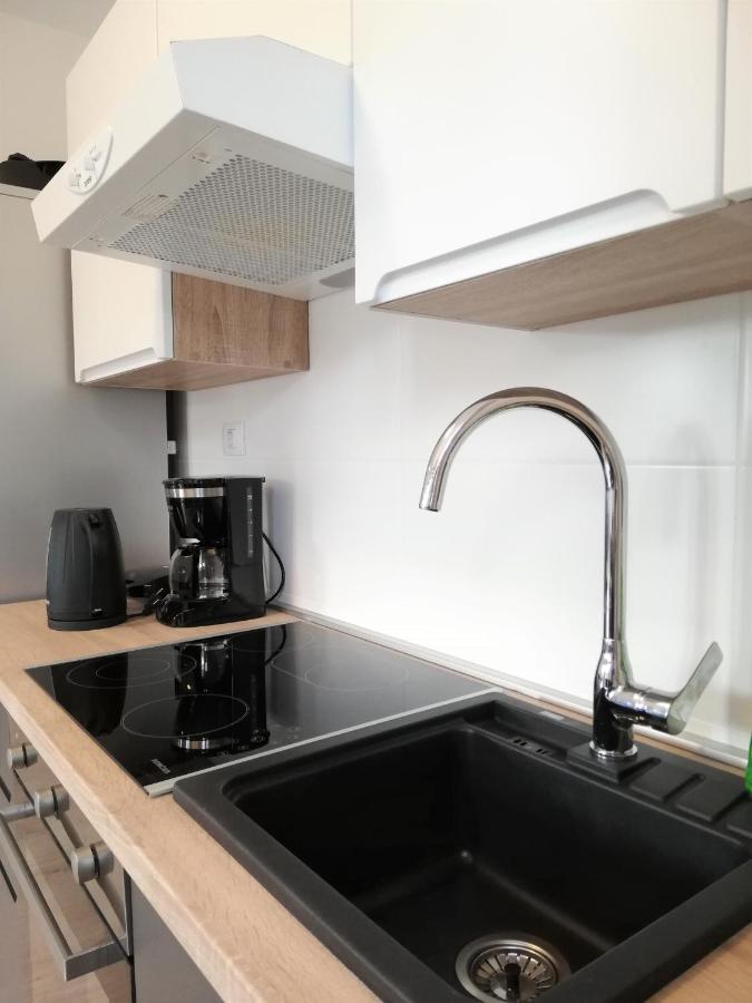Apartment Punta Premantura E With Garden Zewnętrze zdjęcie