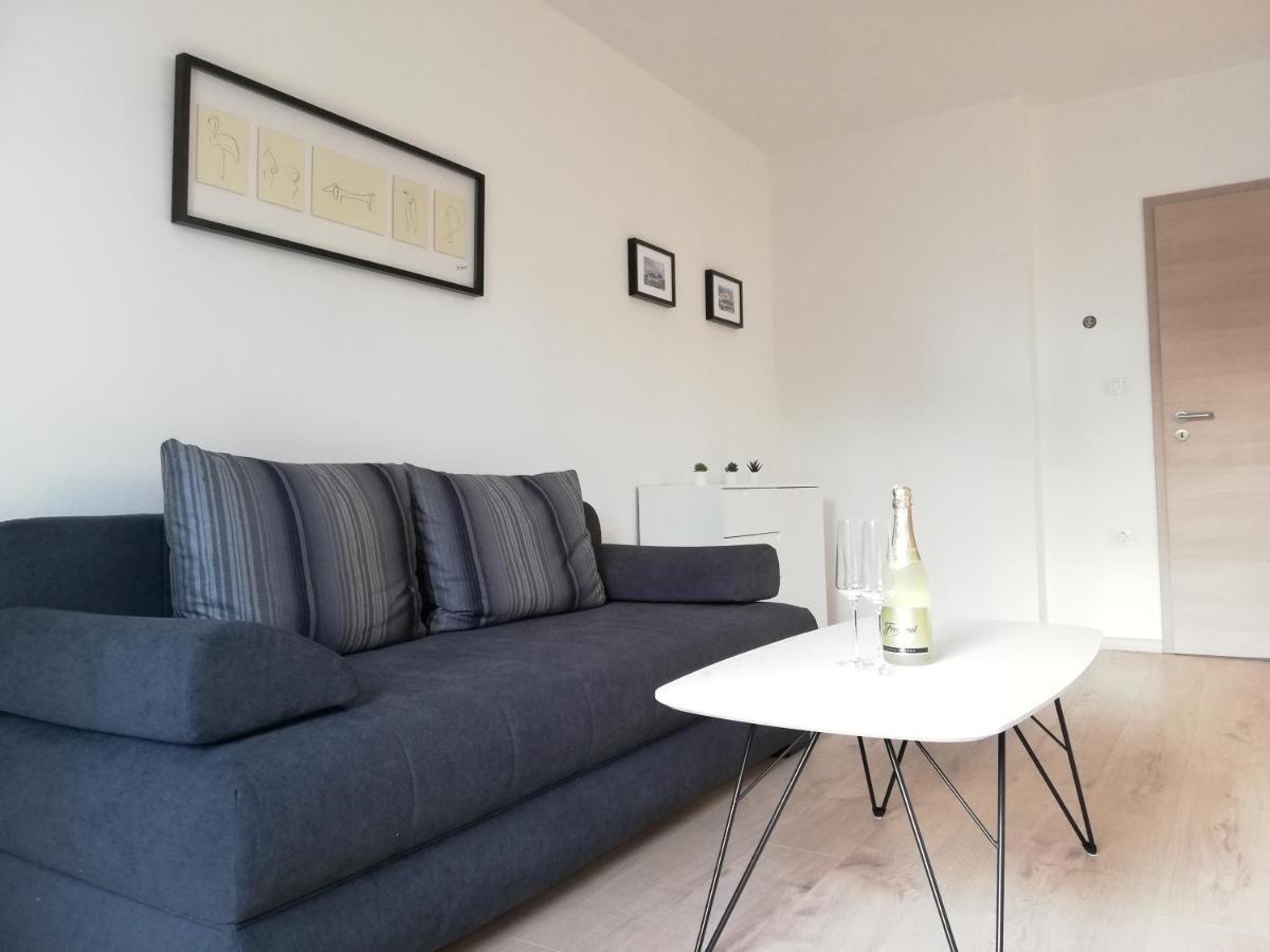 Apartment Punta Premantura E With Garden Zewnętrze zdjęcie