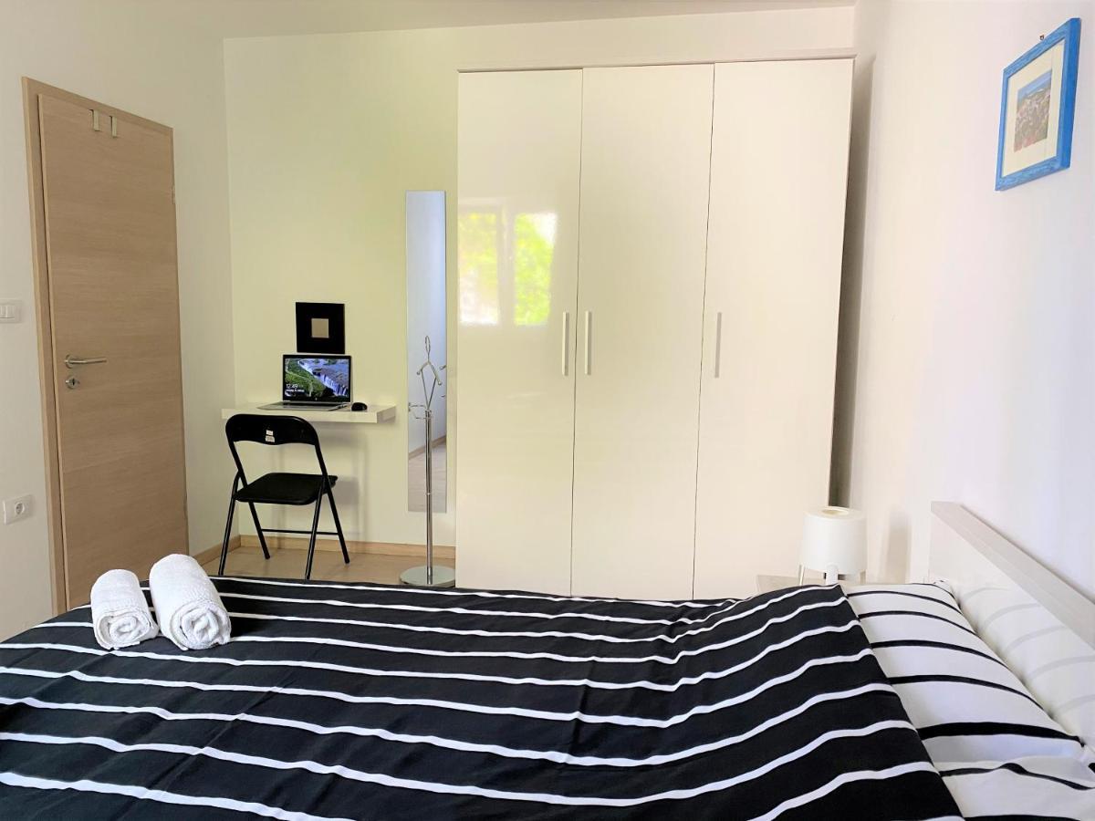 Apartment Punta Premantura E With Garden Zewnętrze zdjęcie