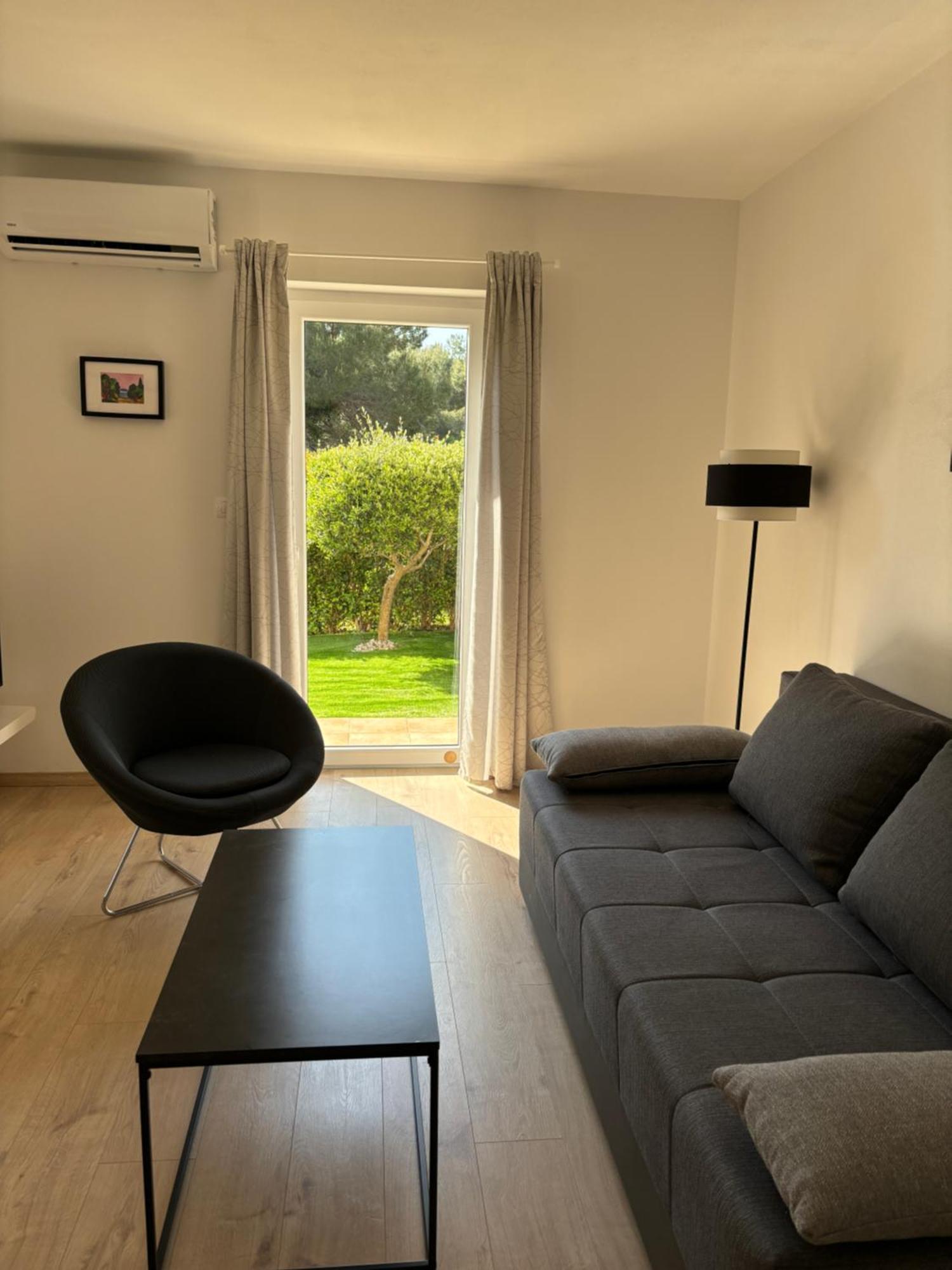 Apartment Punta Premantura E With Garden Zewnętrze zdjęcie