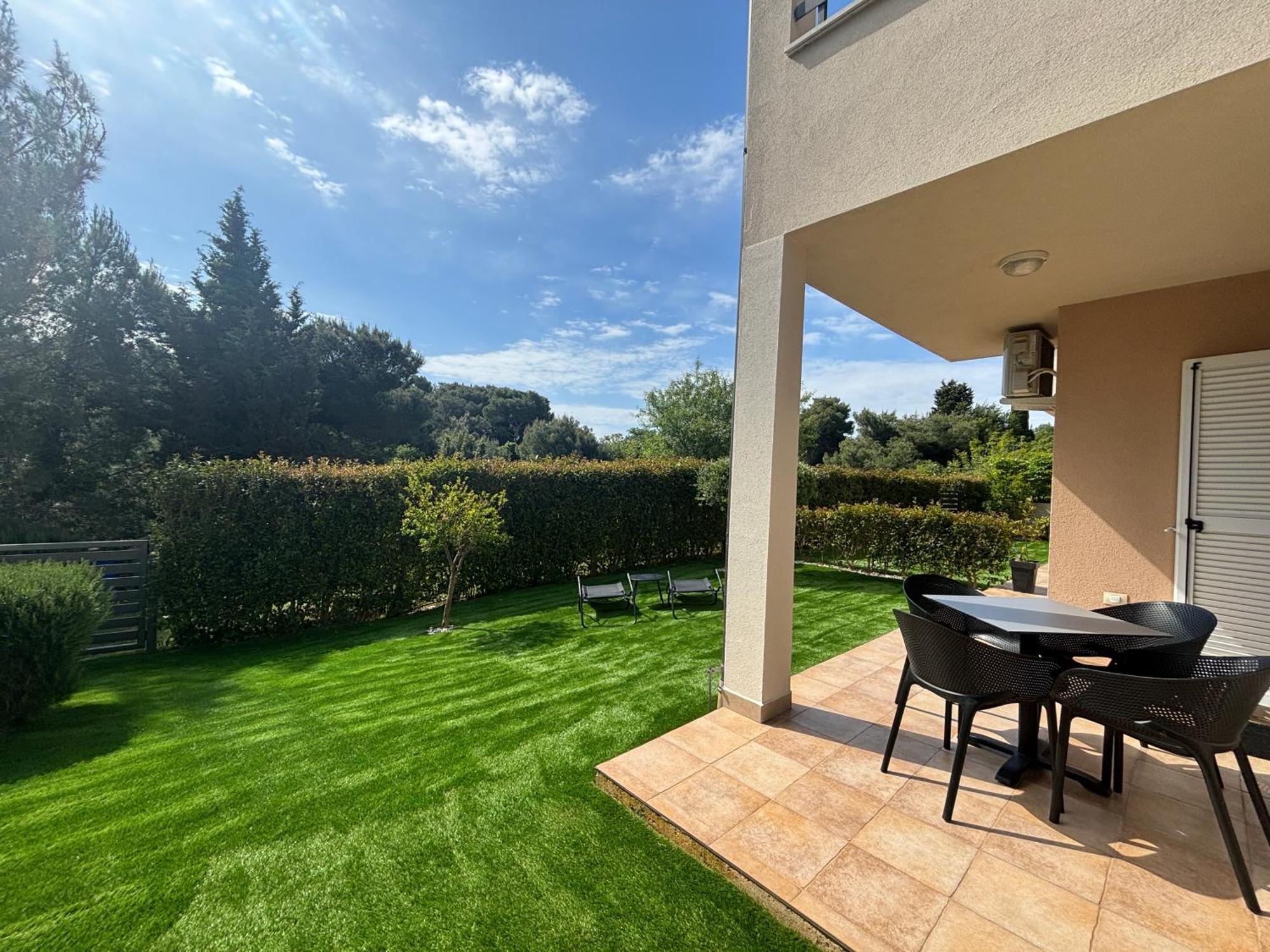 Apartment Punta Premantura E With Garden Zewnętrze zdjęcie