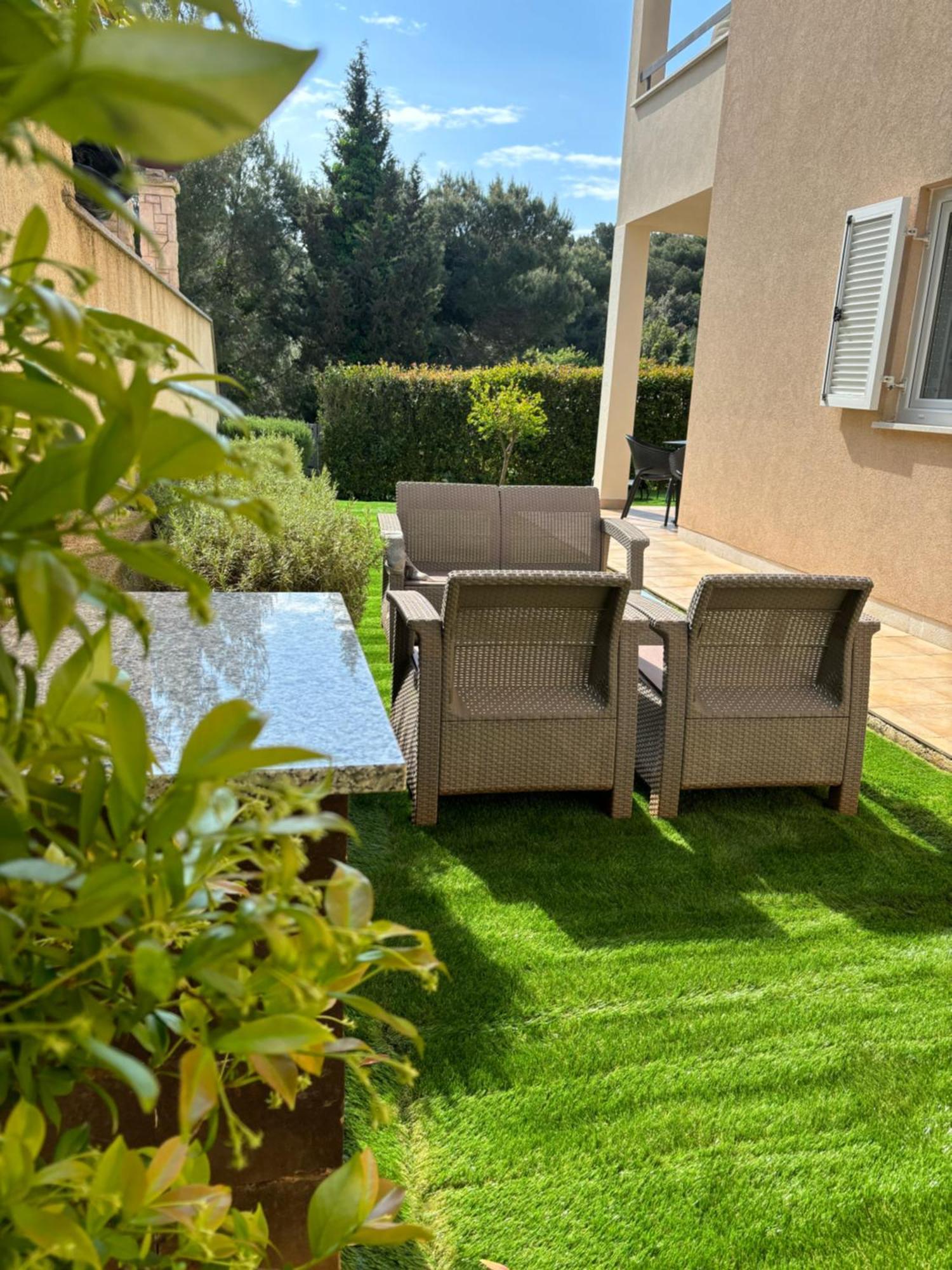 Apartment Punta Premantura E With Garden Zewnętrze zdjęcie